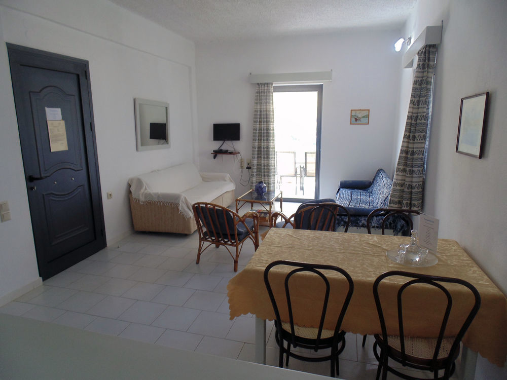 Terpsichori Villa And Apartments Kalamaki Extérieur photo